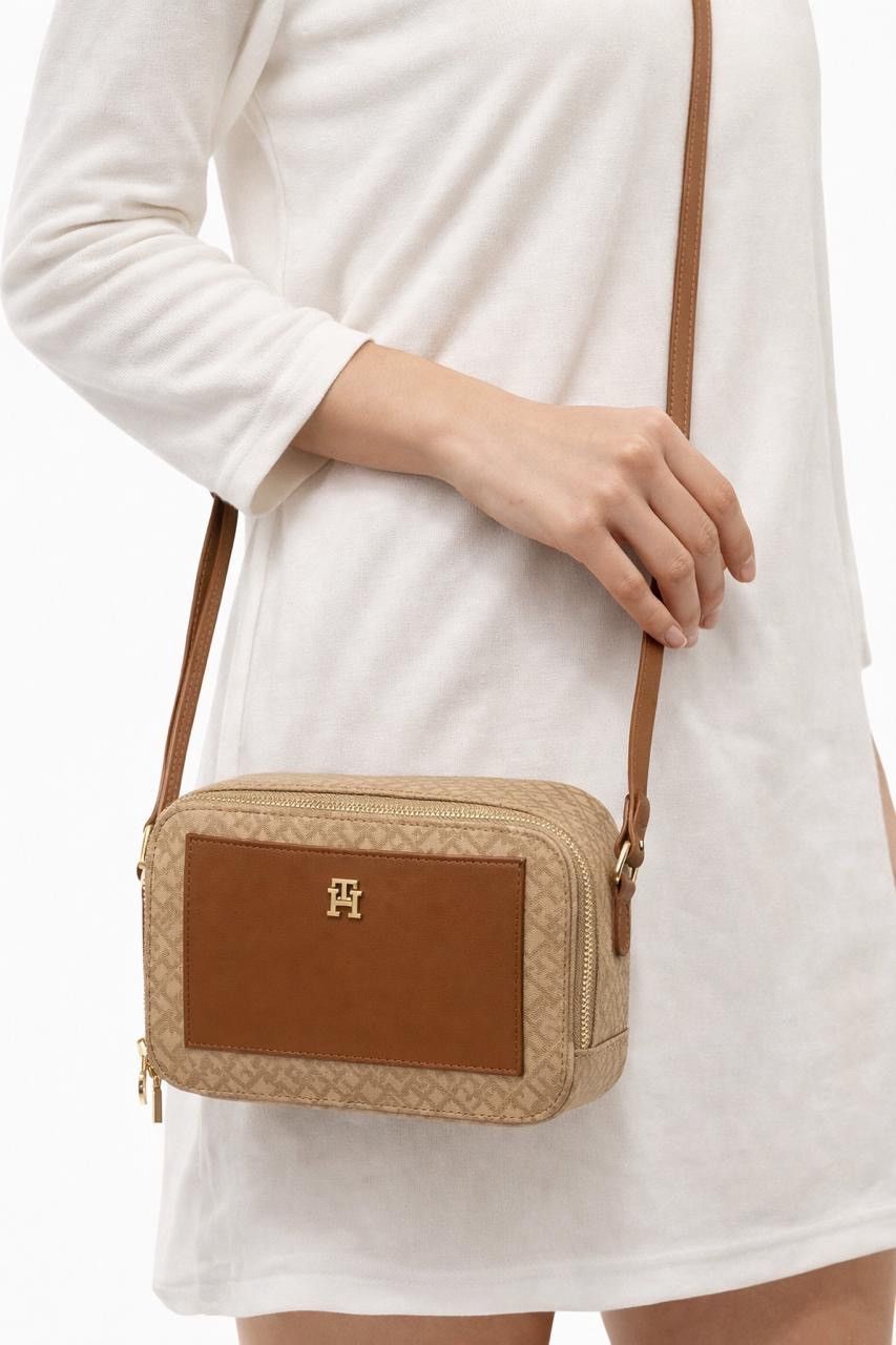 Qadın çantası Tommy Hilfiger, parça, 21x14 sm, qəhvəyi — Mallar, Bakı (2)