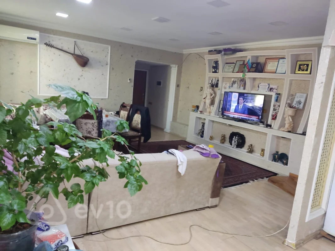 5 otaqlı mənzil, 160 m², Bülbül pr — Mənzil, Bakı