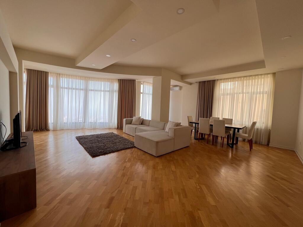 Satılır 6 otaqlı həyət evi/bağ evi 450 m² — Ev, villa, Bakı (3)