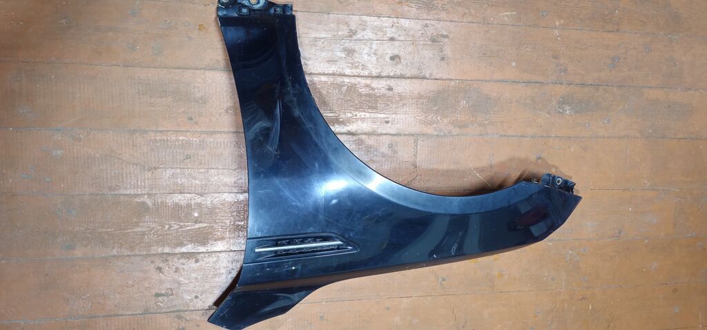 Məhsul: Avtomobil üçün sol ön qanad, qara rəng Material: Metal — Kuzov hissələri, Sumqayıt
