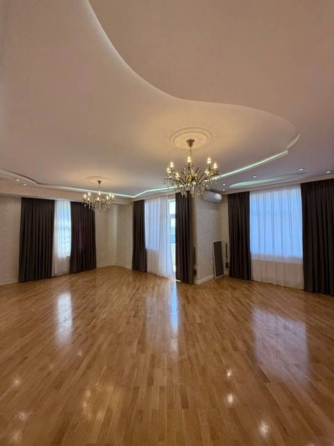 Satılır 4 otaqlı yeni tikili 160 m² — Bakı