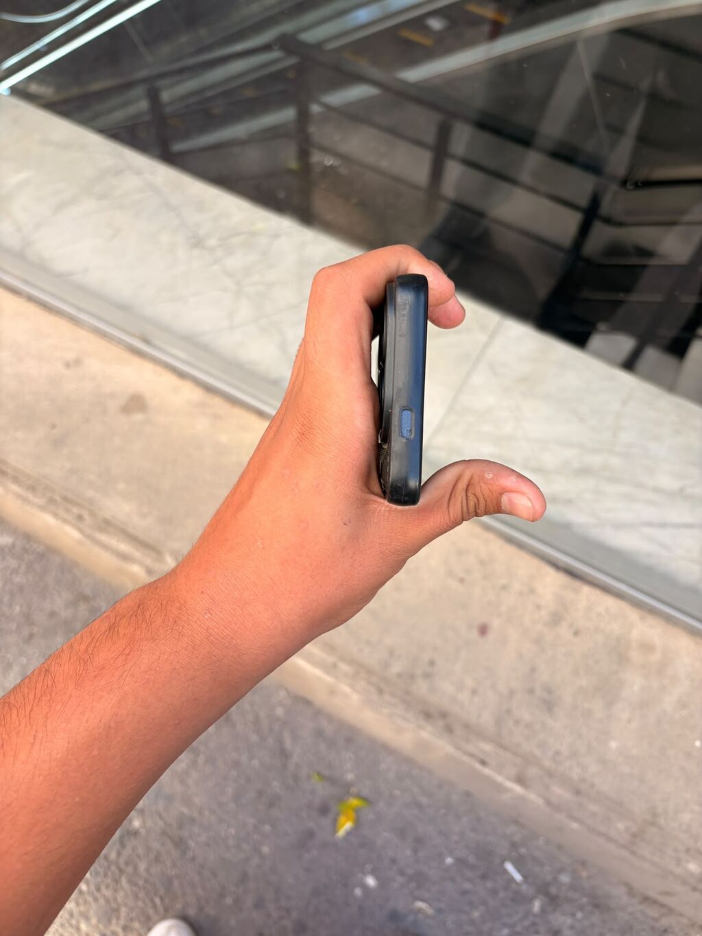 Real aliciya hormət olacaq ekraninda problem yoxdu yerə dusub — Digər smartfonlar, Bakı (7)