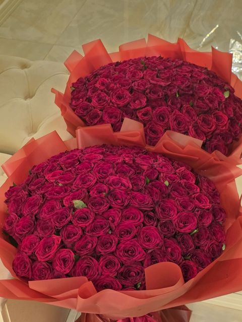 Yeni 30 sentyabr buket 101 rosa sevgilivize hediye edin — Bakı