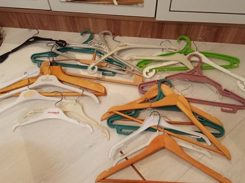 Çiyinliklər dəsti – müxtəlif material və ölçülərdə - Material: taxta — Masazır