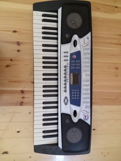 Elektron klaviatura / sintezator - 54 klavişli portativ sintezator — Bakı