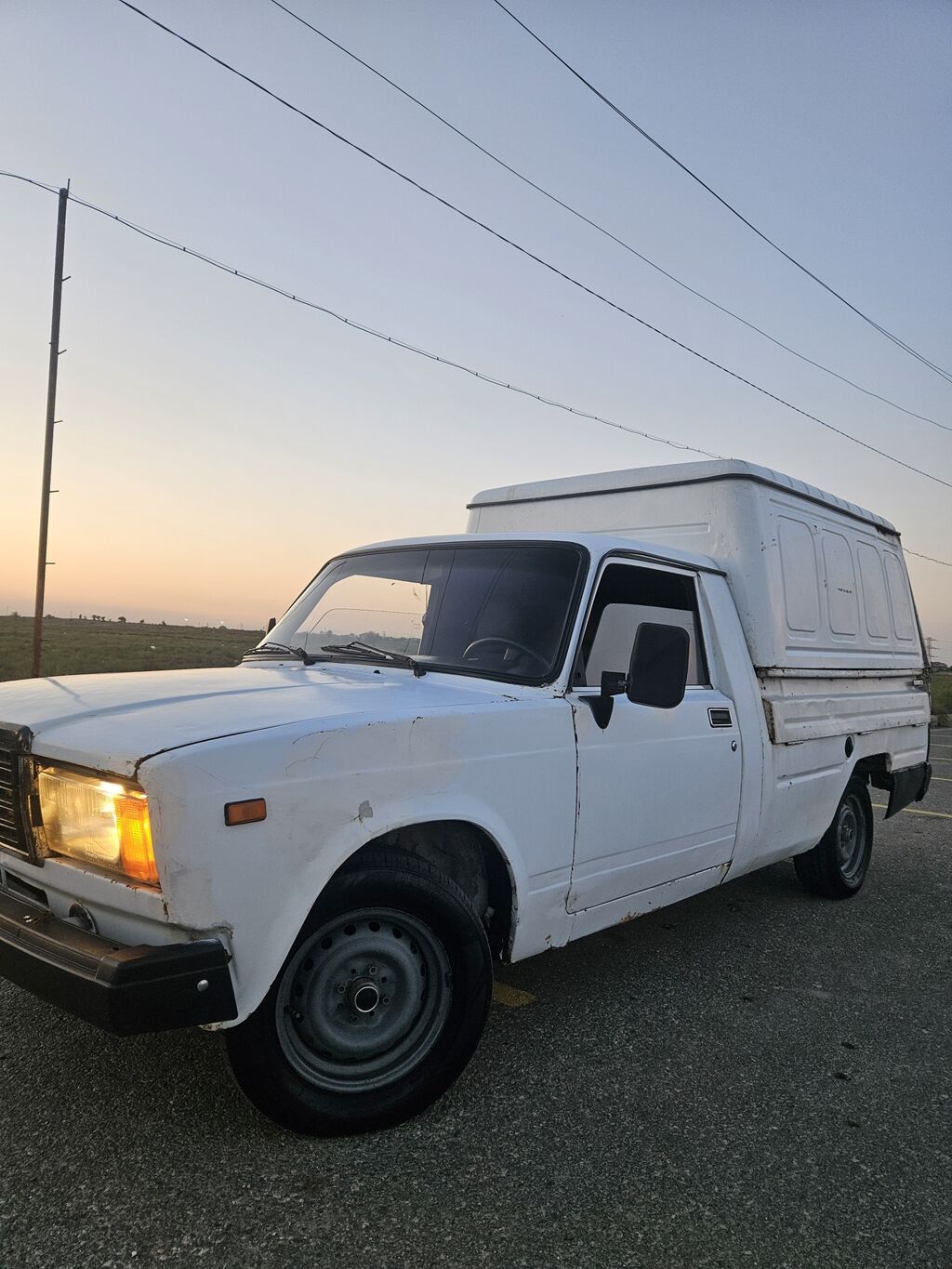 VAZ 2104/2105 əsasında yükdaşıma pikapı – ağ rəngdə, üstü qapalı 90-NZ-514 — Yük maşınları, Digah (2)