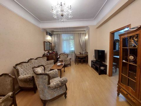 Satılır 3 otaqlı köhnə tikili 100 m² — Bakı