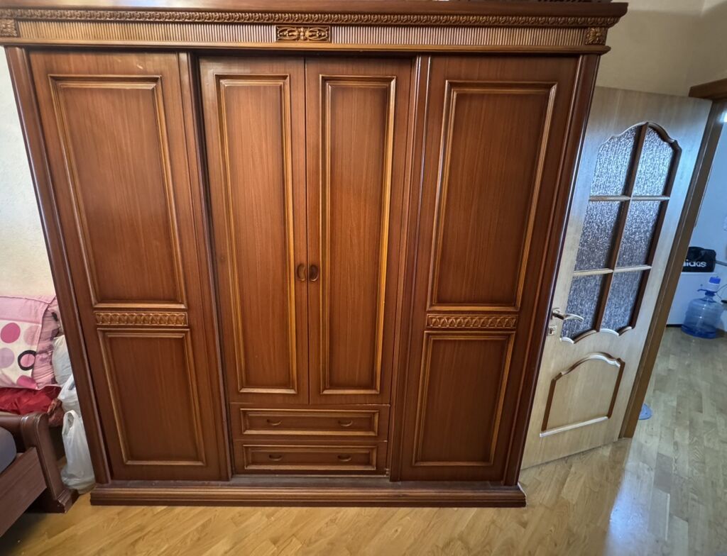 İşlənmiş, 4 qapılı, Siyirməli, Qəhvəyi, Taxta, Açılan, Düz dolab — Şkaflar, Masazır