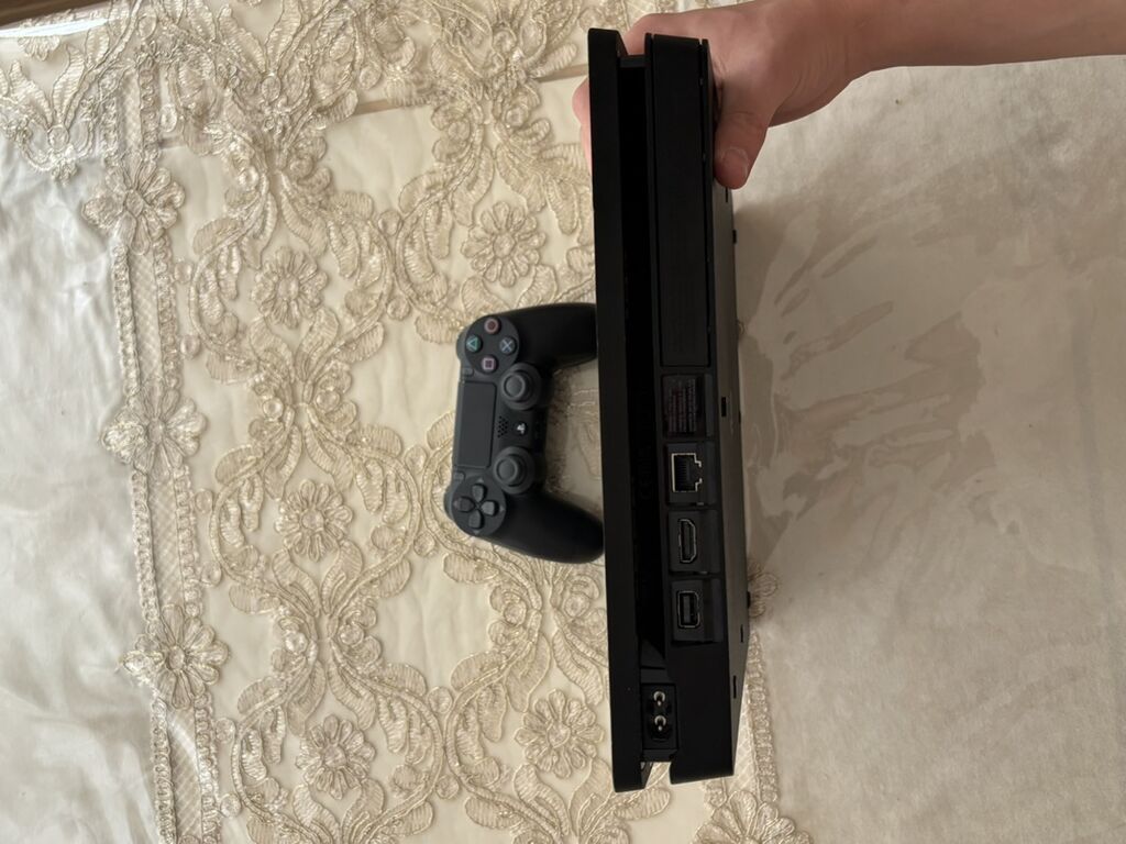 Sony PlayStation 4 Slim oyun konsolu PS4 Slim – İdeal vəziyyətdə — Oyun konsolları, Gəncə (3)