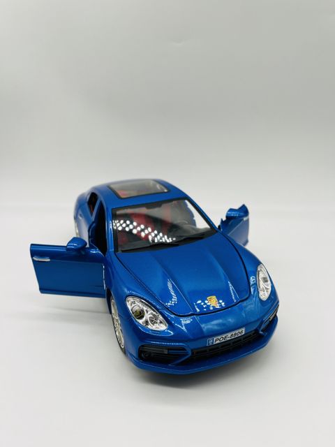 Maşın Porsche Panamera, metal, göy — Bakı