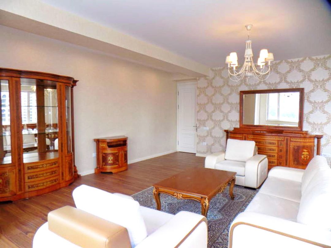 İcarəyə verilir 4 otaqlı yeni tikili 200 m² — Mənzil, Bakı (8)