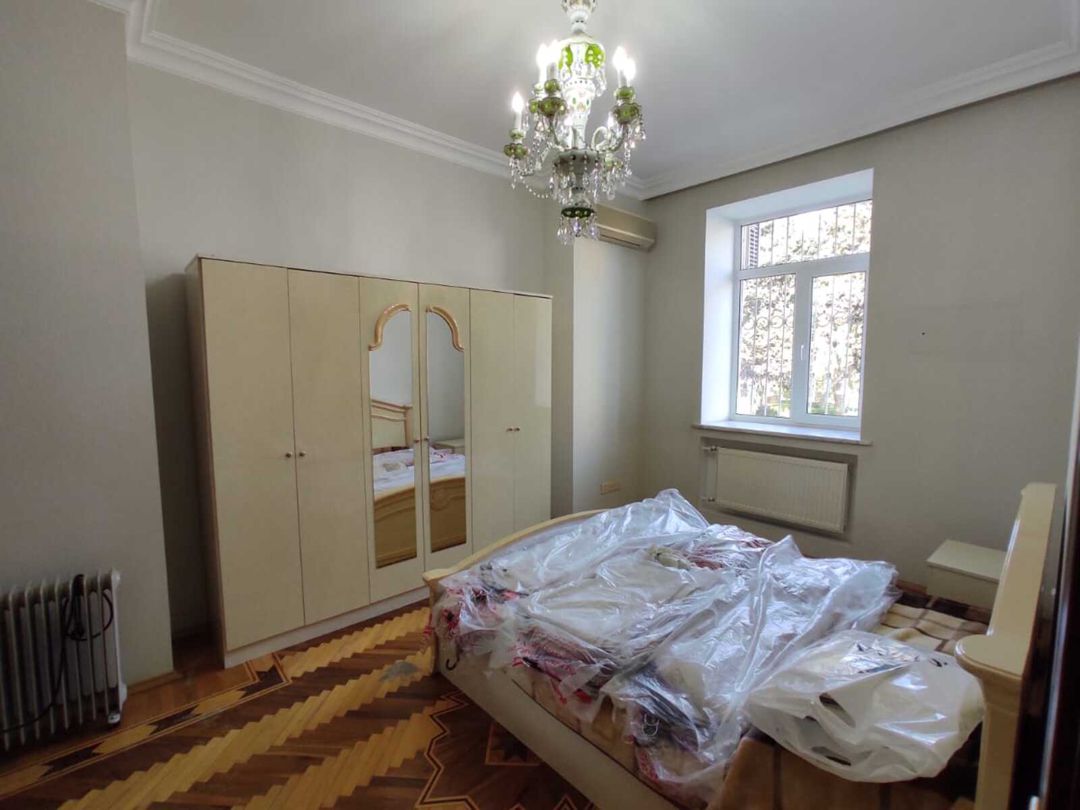 İcarəyə verilir 4 otaqlı köhnə tikili 160 m² — Mənzil, Bakı (7)