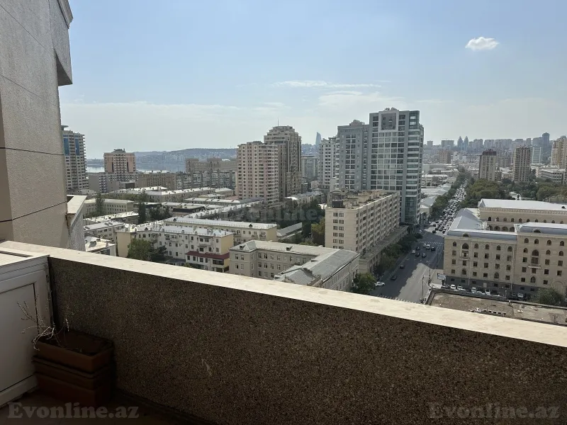 Satılır 5 otaqlı Mənzil Yeni tikili 270 m² Bakı, Nəsimi r., 28 May m — Mənzil, Bakı (2)