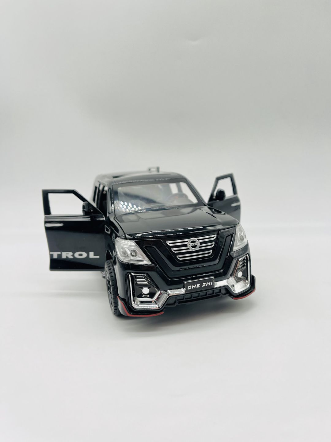 Maşın Nissan Patrol, metal, qara — Mallar, Bakı