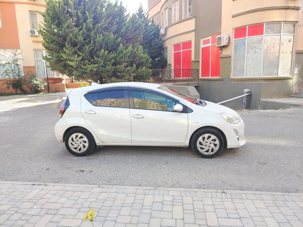 Toyota Aqua, 1.5 L, 0.9 kWh, 2017 il, 206 400 km — Avtomobillər, Bakı (4)