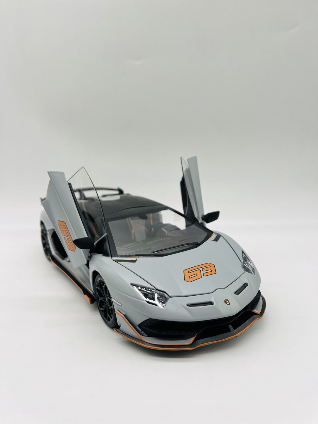 Maşın Lamborghini Aventador SVJ 63, metal, boz — Mallar, Bakı