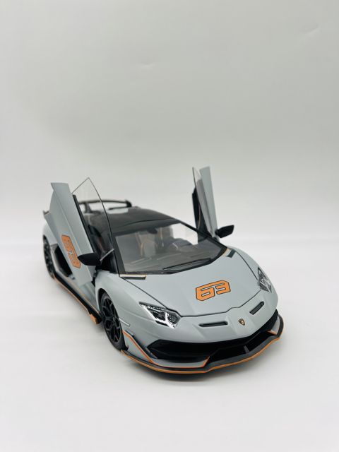 Maşın Lamborghini Aventador SVJ 63, metal, boz — Bakı