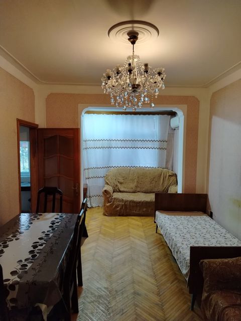 İcarəyə verilir 2 otaqlı köhnə tikili 55 m² — Bakı