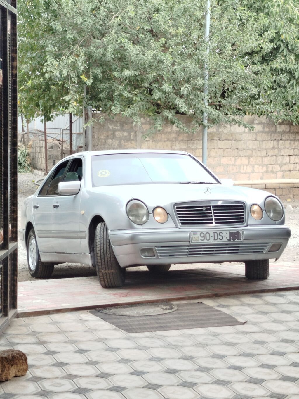 Mercedes-Benz E-Class: 2.3 l 1997 il Sedan — Avtomobillər, Göytəpə