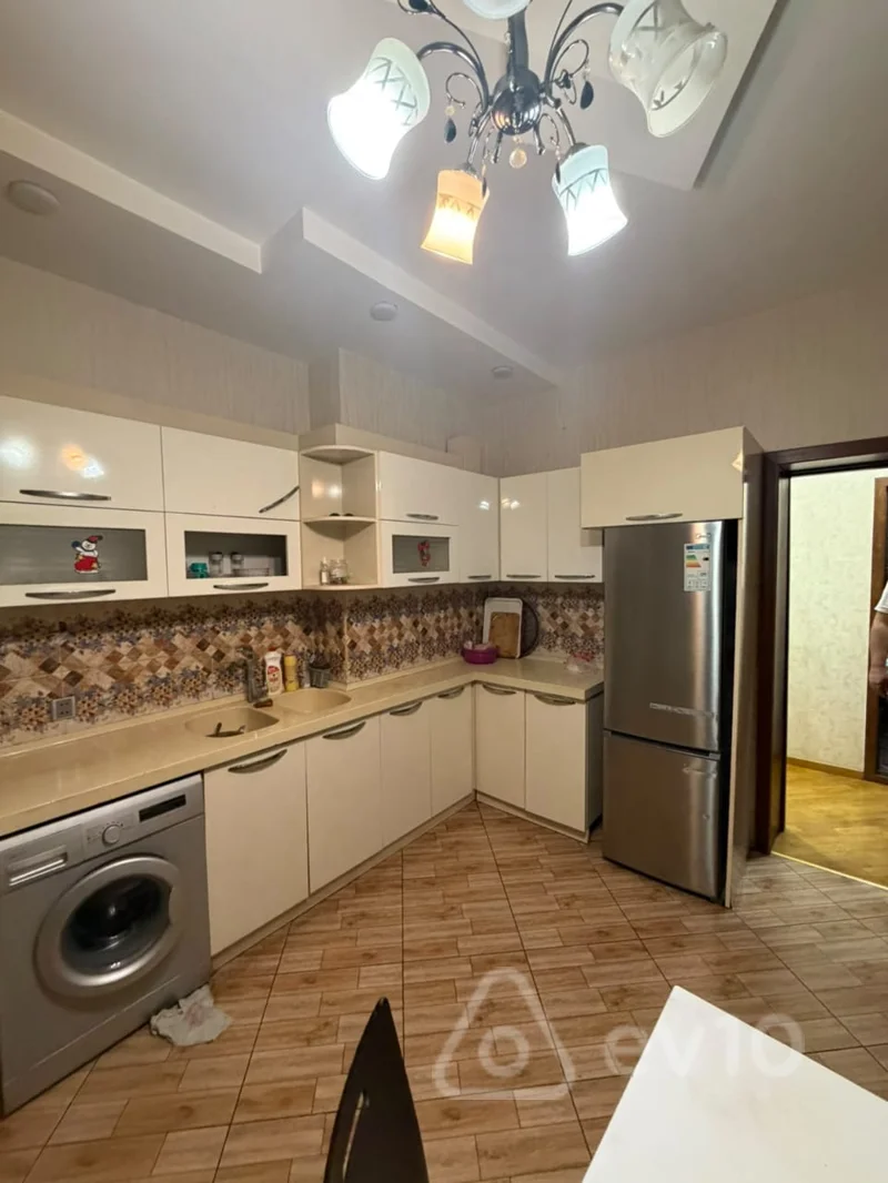 3 otaqlı mənzil, 136 m², 8 noyabr — kirayə — Mənzil, Bakı (5)