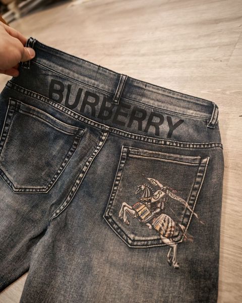 Cins şalvar, Burberry — Bakı