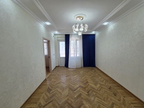 Satılır 2 otaqlı köhnə tikili 50 m² — Bakı