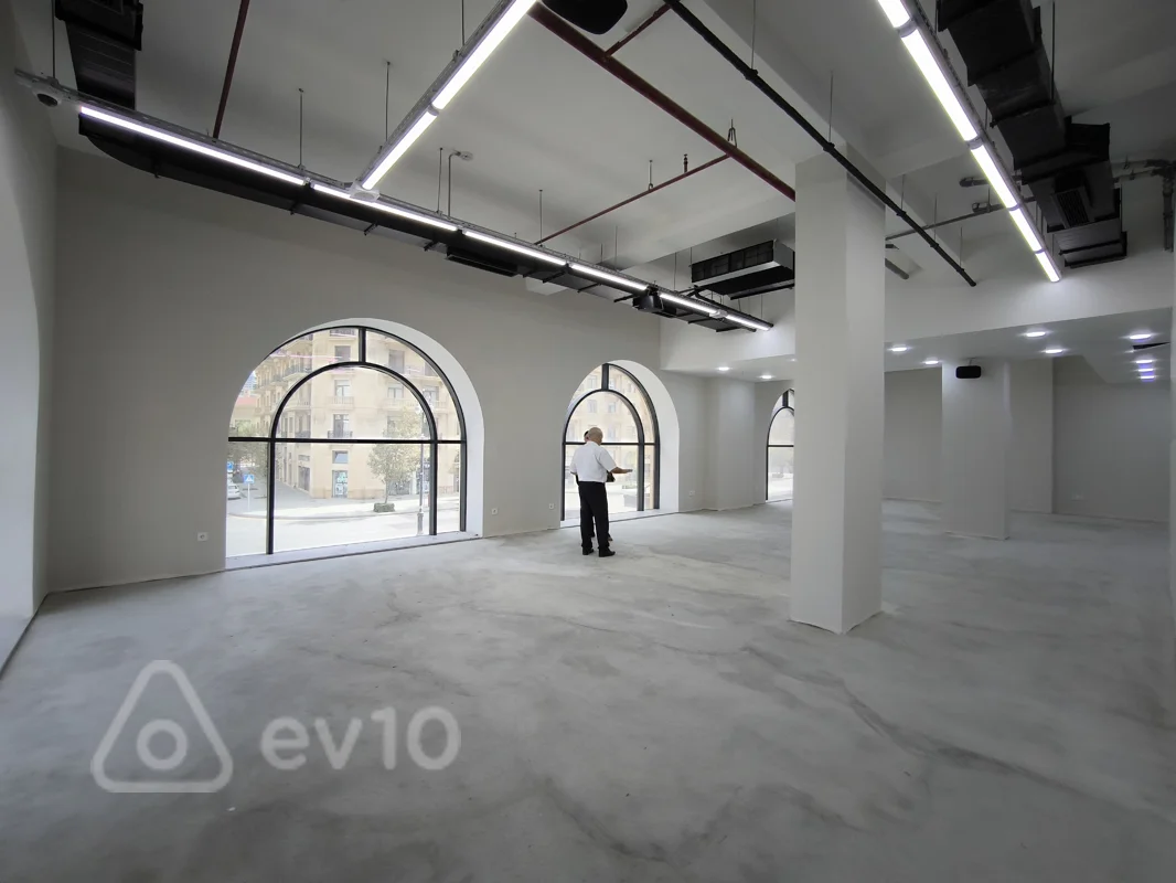 Obyekt, 172 m², Xəqani Rüstəmov küçəsi — kirayə — Əmlak, Bakı (9)
