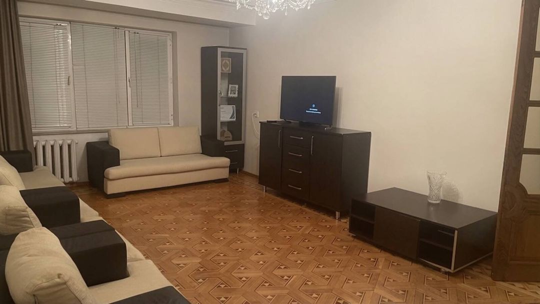 İcarəyə verilir 4 otaqlı köhnə tikili 120 m² — Mənzil, Bakı