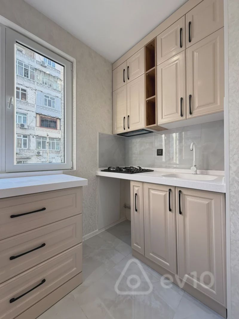 For sale: 2-room apartment (old building), 40 m² — Mənzil, Bakı (5)