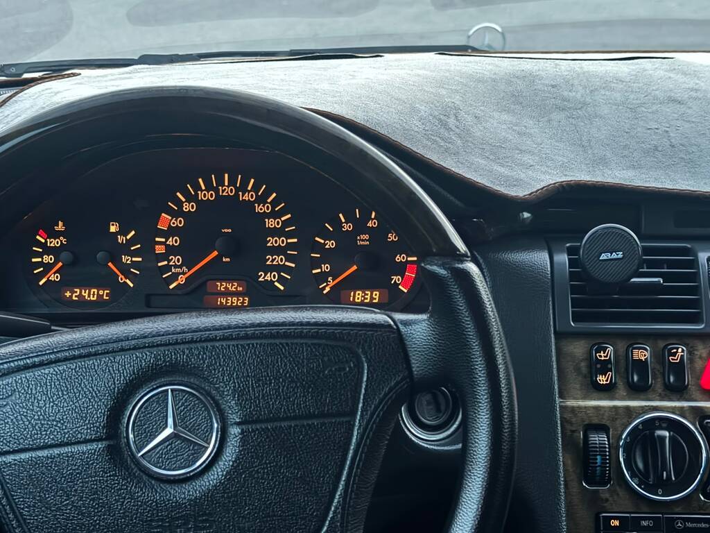 Mercedes E 230, 2.3 L, 1998 il, 143 925 km — Avtomobillər, Bakı (3)