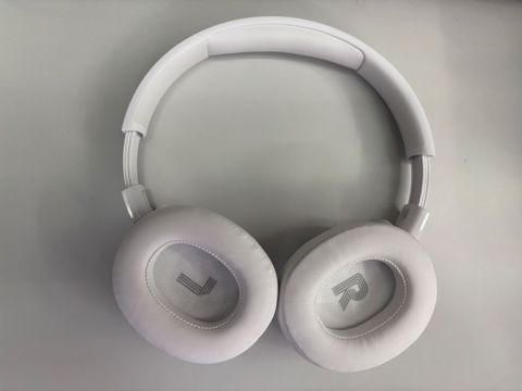 JBL on-ear/over-ear simsiz qulaqcıq – ağ rəng - Brend və model xətti — Bakı
