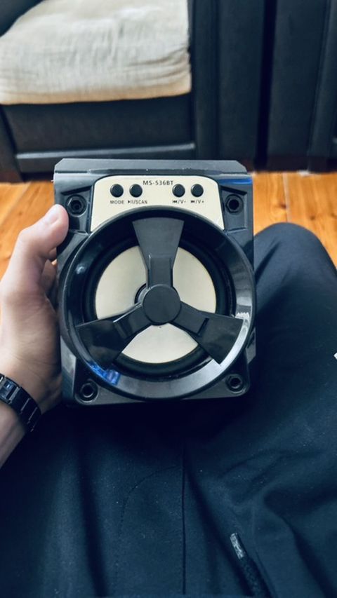 MS-536BT portativ Bluetooth kolon Xüsusiyyətlər: - Simsiz qoşulma — Bakı
