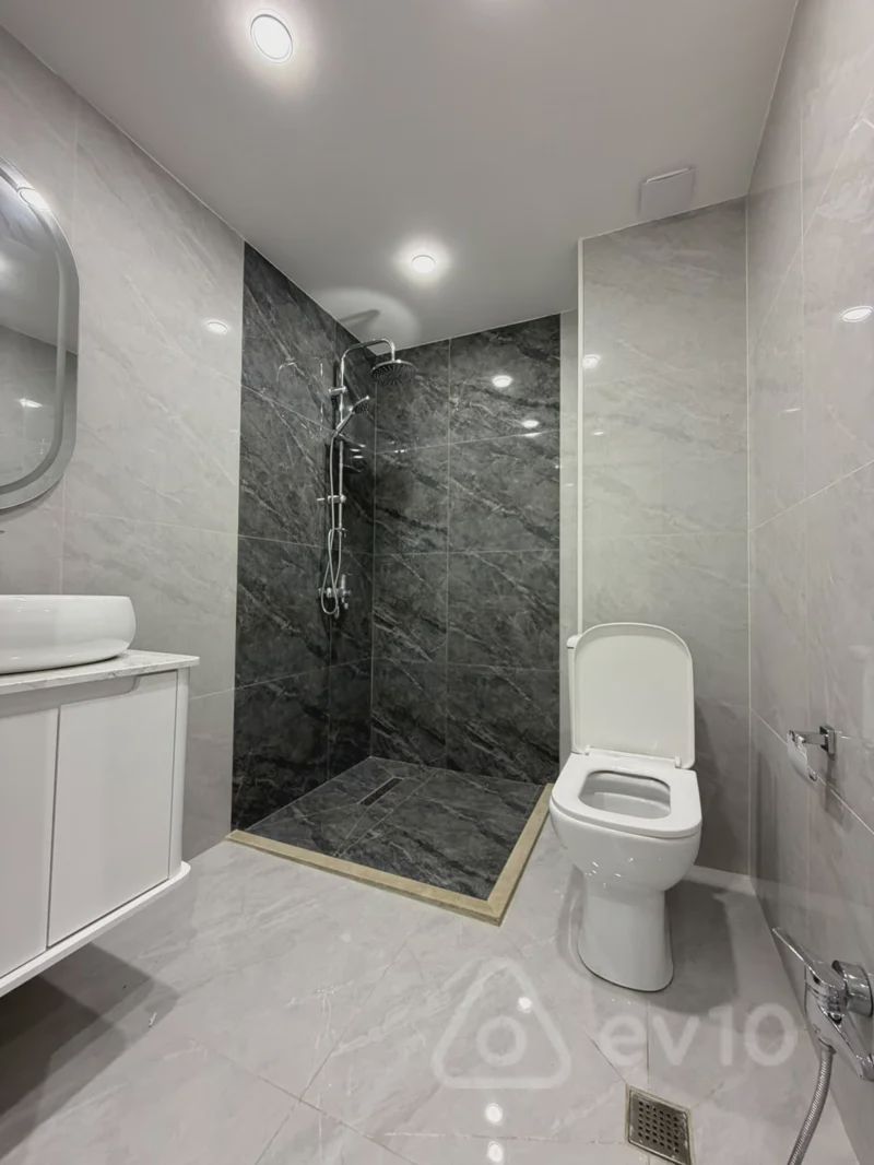For sale: 2-room apartment (old building), 40 m² — Mənzil, Bakı (10)