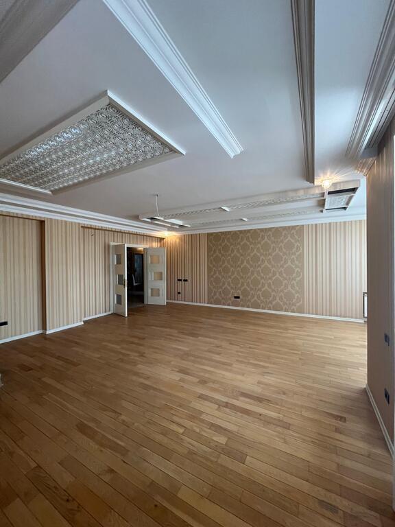 Satılır 5 otaqlı yeni tikili 300 m² — Mənzil, Bakı (2)