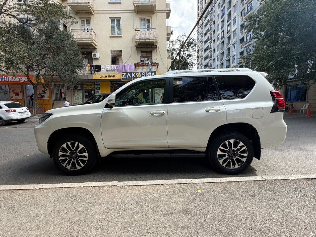 Toyota Land Cruiser Prado, 2.8 L, 2022 il, 97 301 km 99-FA-111 — Avtomobillər, Bakı (4)