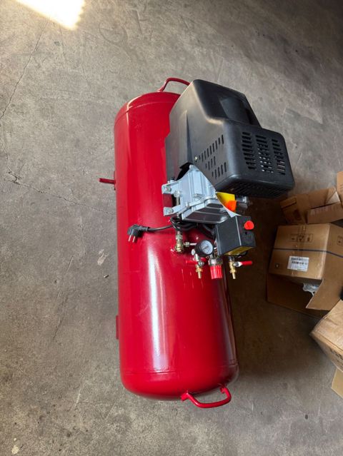 PAX Air Compressor – 1.5 HP, horizontal tipli, qırmızı metal hava — Ağstafa