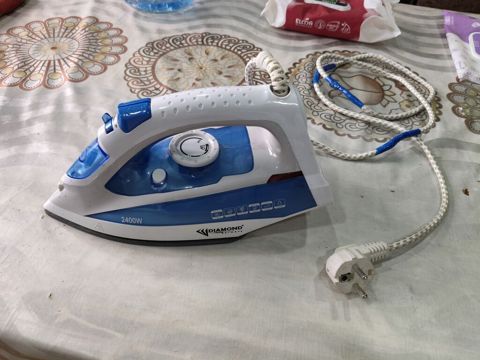 Diamond buxarlı ütü – 2400W Xüsusiyyətlər: - Güc: 2400W – sürətli — Zərdab