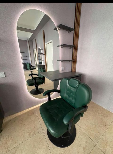Berber. salonu üçün tam dəst mebel və avadanlıq - Stil: müasir salon — Digah