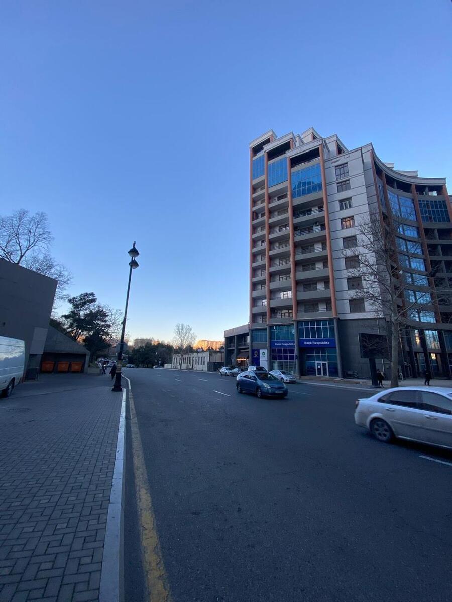 Satılır 4 otaqlı yeni tikili 280 m² — Mənzil, Bakı (12)