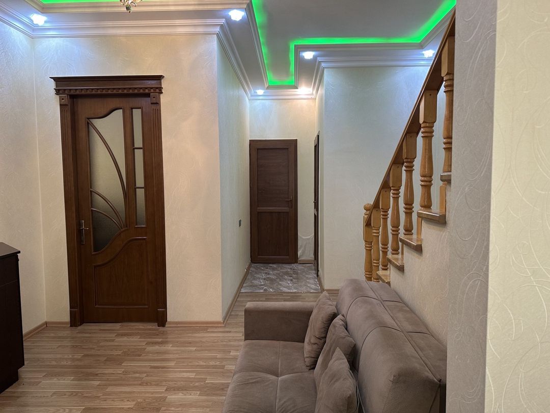 Satılır 5 otaqlı həyət evi/bağ evi 200 m² — Ev, villa, Bakı (5)