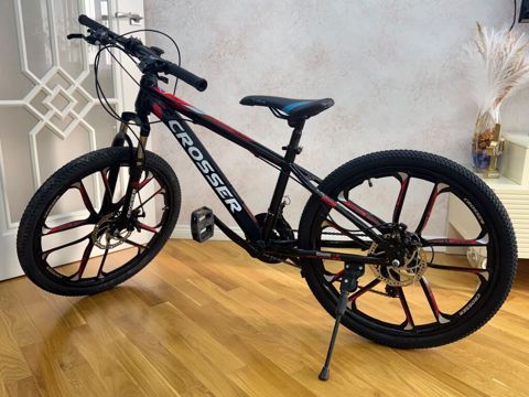 Crosser dağ velosipedi. Az surulub demek olar tezedir.24 lükdür — Sumqayıt