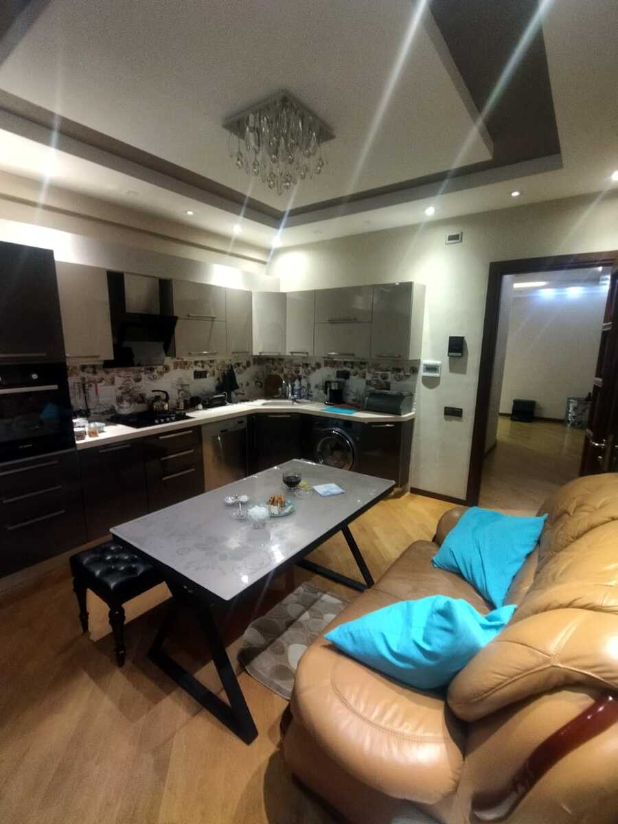Satılır 4 otaqlı köhnə tikili 181 m² — Mənzil, Sumqayıt (2)