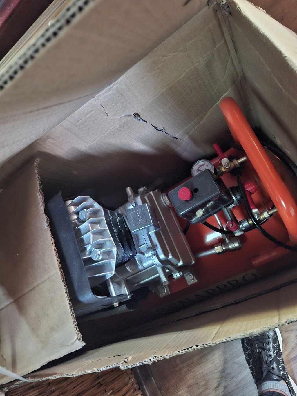 Istifade olunmuyub tezedi qiymet sondu Hava kompressoru – elektriklə — Pompa və kompressor, Bakı (2)