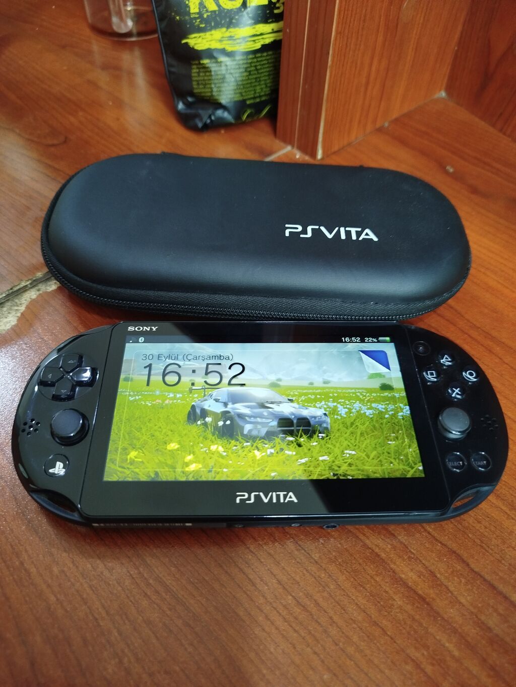 PS Vita portativ oyun konsolu - Model: Sony PlayStation Vita (PSVita) — Portativ oyun konsoləri, Bakı