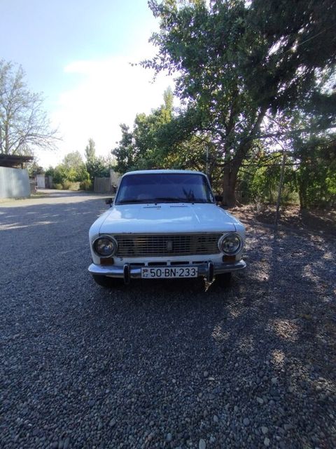 Lada (VAZ) 2102, 1.2 L, 1981 il, 349 000 km — Saatlı