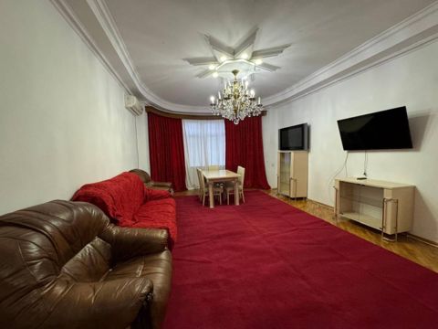 İcarəyə verilir 4 otaqlı yeni tikili 130 m² — Bakı