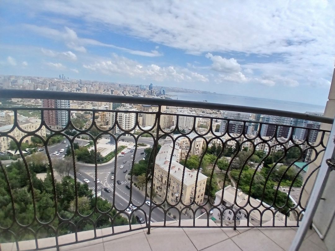 Satılır 5 otaqlı yeni tikili 300 m² — Mənzil, Bakı (5)