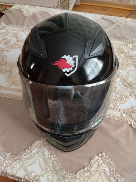 Tam ölçülü moto dəbilqə – qapalı (full-face) model Xüsusiyyətlər — Gəncə