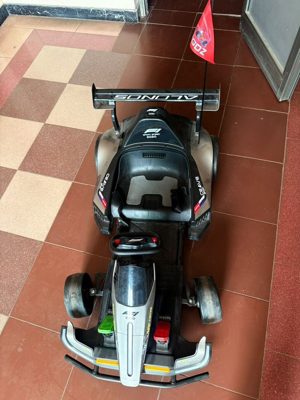 Uşaq elektrik go-kartı – “F1 Sport Speed 2030” dizaynı - Real yarış — Uşaq avtomobilləri, Bakı (9)