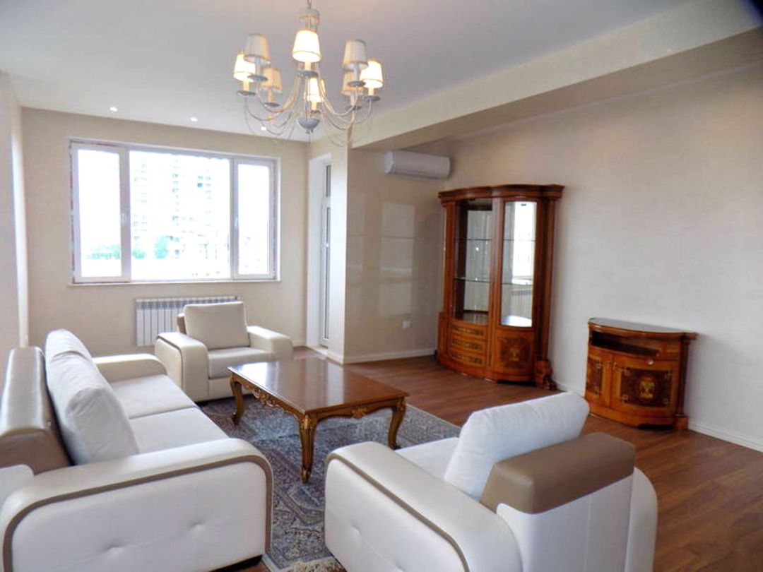 İcarəyə verilir 4 otaqlı yeni tikili 200 m² — Mənzil, Bakı (11)